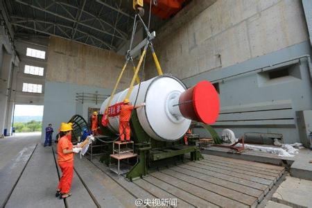 我国最大直径航天固体发动机点火实验成功